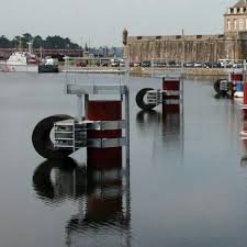 Défenses marines cylindriques